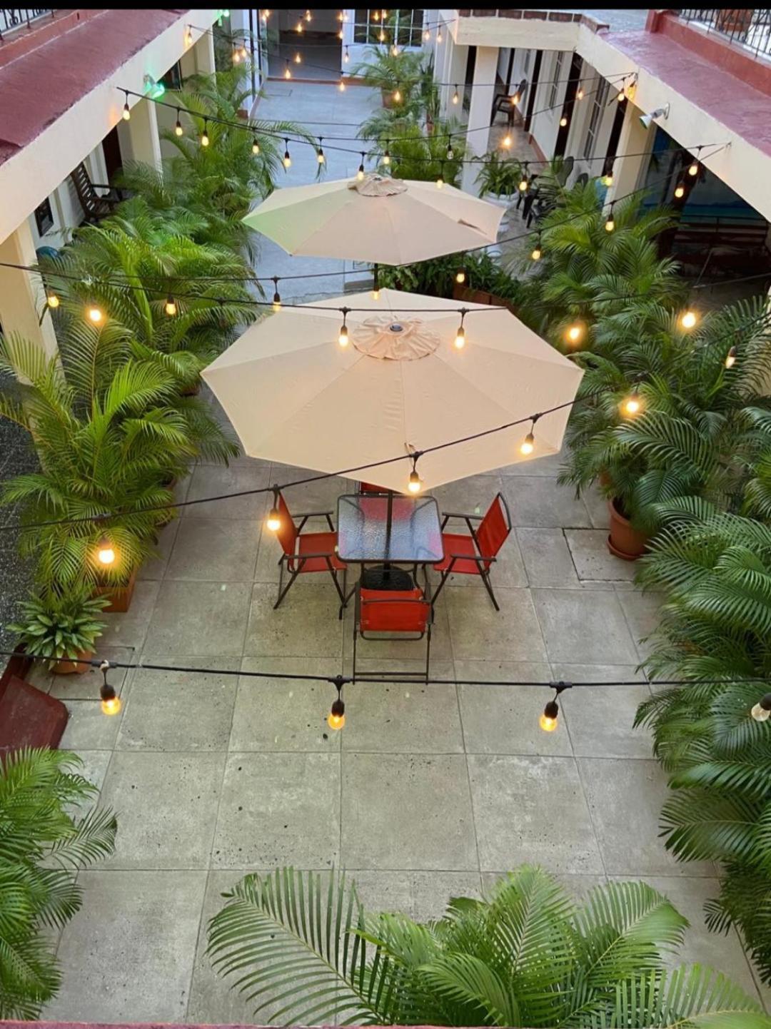 Hotel El Reformador Puerto Barrios Extérieur photo